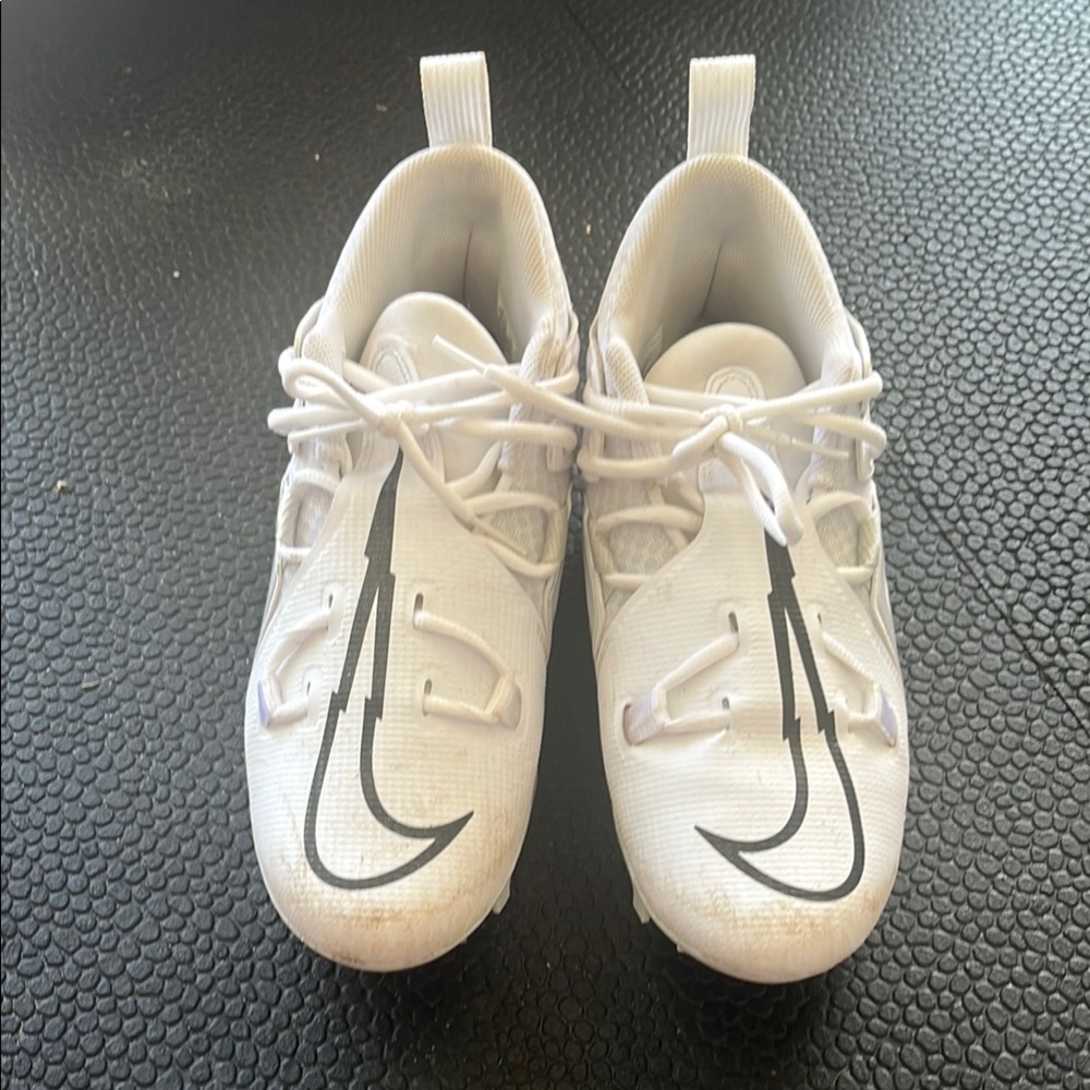 Nike Alpha Menace Pro 3 Football Cleats